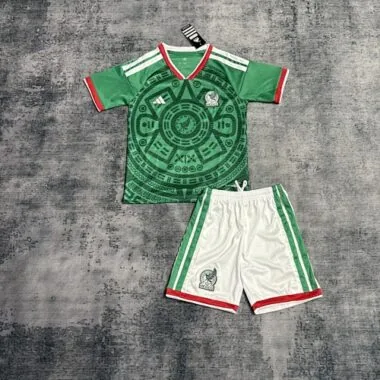 Equipamento infantil da casa do México 2025/26