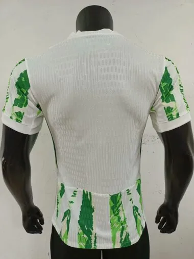 Maillot domicile du Nigeria, version joueur, n° 25-26