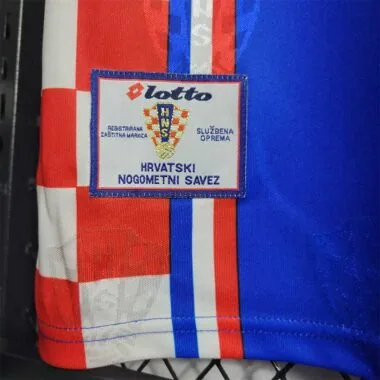 1998, Croacia (como local)