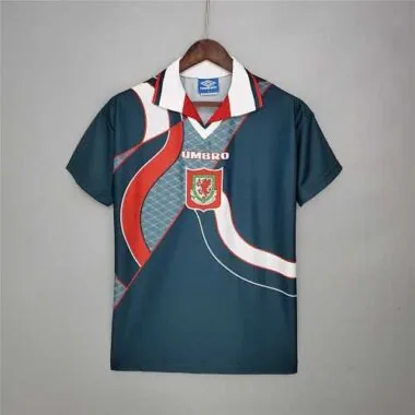 1994/95: Deslocado ao País de Gales