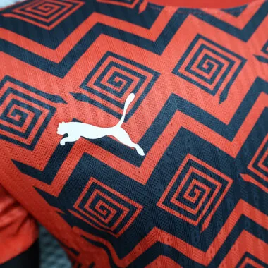 Maillot rouge de l'Égypte 2025, version joueur d'avant-match