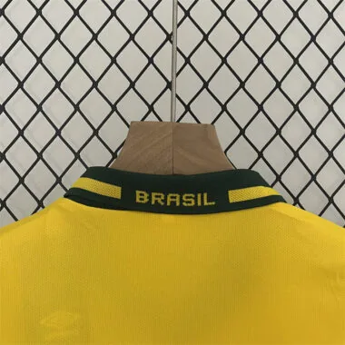 Equipación infantil local de Brasil de 1994