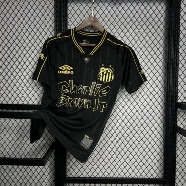 Camiseta de Santos «Charlie Brown» en negro y dorado, edición especial, 24-25