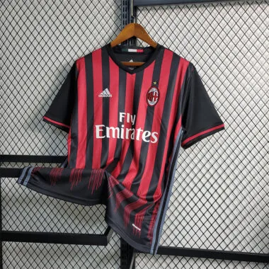 Maillot domicile de l'AC Milan 16-17