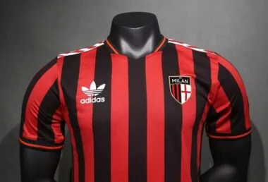 Maillot AC Milan modèle rétro, version joueur, 24-25