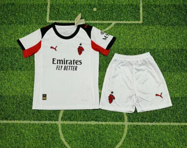 25-26 AC Milan white kid kit