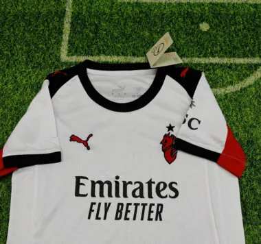 25-26 AC Milan white kid kit