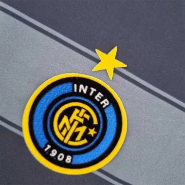 04-05 Inter Milan third away