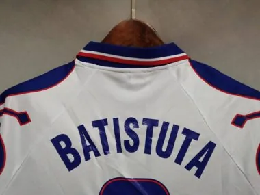 95-96 Fiorentina away