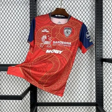 Camisa do Cagliari Calcio, edição limitada «Ano da Serpente», 24-25