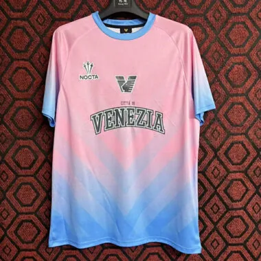 24-25 Venezia pink and blue goalkeeper jersey