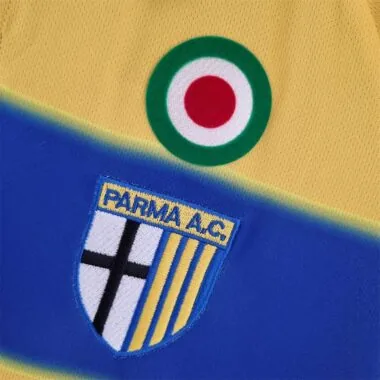 99-00 Parma (em casa)