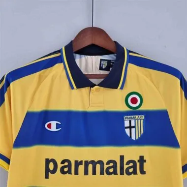 99-00 Parma (em casa)