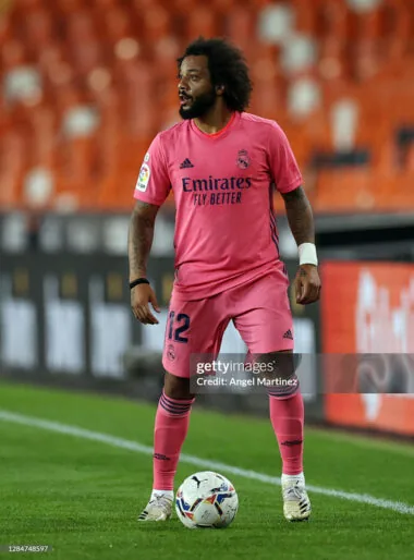 Maillot retro du Real Madrid 20-21 (version joueur) pour les matchs à l'extérieur