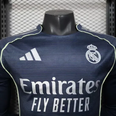 Maillot à manches longues Real Madrid 25-26, version joueur (extérieur)