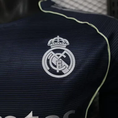 Maillot à manches longues Real Madrid 25-26, version joueur (extérieur)