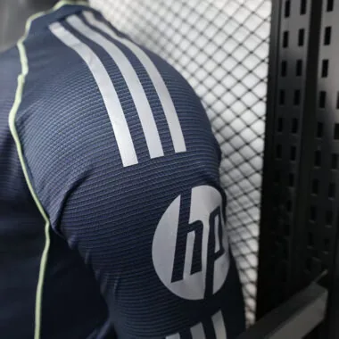 Maillot à manches longues Real Madrid 25-26, version joueur (extérieur)