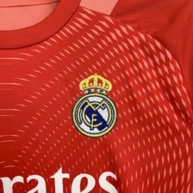 25-26 Real Madrid Red Goalkeeper kid kit