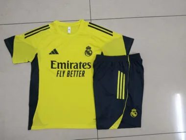 Tenue d'entraînement jaune du Real Madrid 25-26