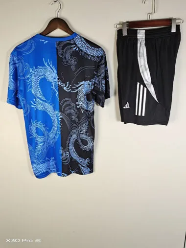 25-26 Completo da allenamento blu e nero del Real Madrid