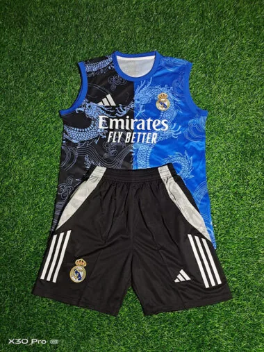 25-26 Completo con gilet blu e nero del Real Madrid