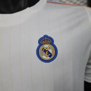 Camisola retro versão jogador Real Madrid 2025/26