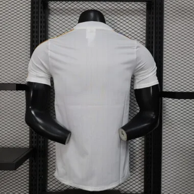 Camisola retro versão jogador Real Madrid 2025/26
