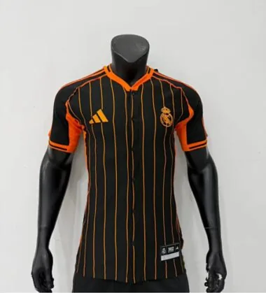 Camiseta de béisbol del Real Madrid 2025/26, versión jugador, en negro y naranja, tallas S-2XL