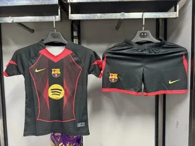 25-26 Barcelona Black Special kid kit