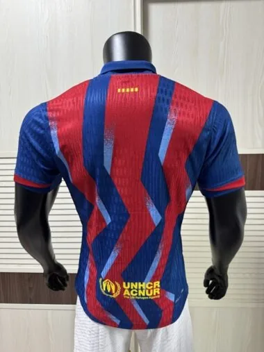 Camisa do Barcelona n.º 25-26, versão para o quarto jogador fora de casa