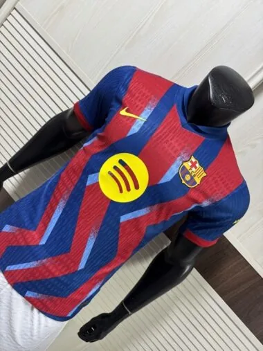 Camisa do Barcelona n.º 25-26, versão para o quarto jogador fora de casa