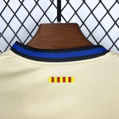 25-26 Barcelona beige kid kit