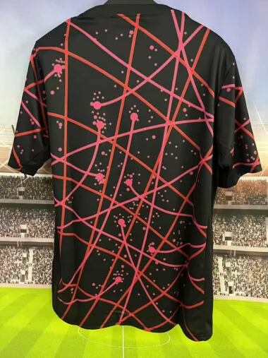 Camiseta de entrenamiento negra y roja del Atlético de Madrid, 25-26