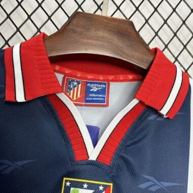 Camiseta retro de visitante del Atlético de Madrid de la temporada 98-99