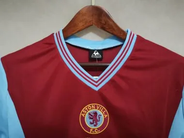 81-82 Alaves home
