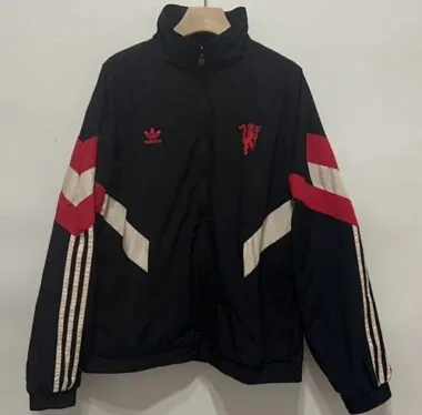 24-25 Manchester United Black Windbreaker