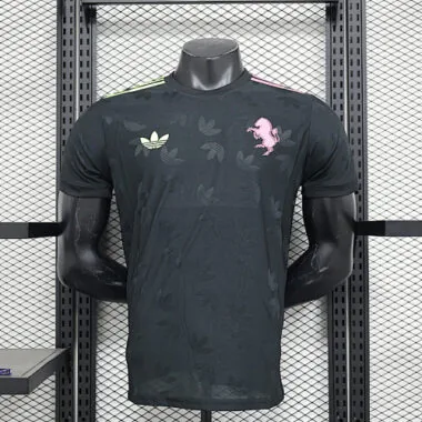 Maillot noir Manchester United, version spéciale joueur, numéros 24 et 25