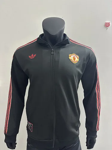 25-26 Manchester United black retro model jacket