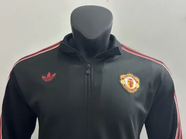 25-26 Manchester United black retro model jacket