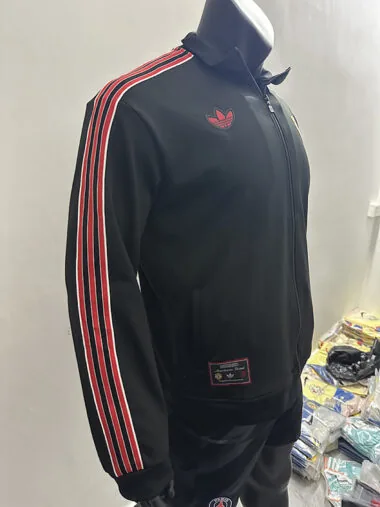 25-26 Manchester United black retro model jacket