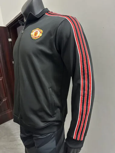 25-26 Manchester United black retro model jacket
