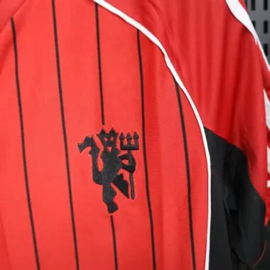 25-26 Manchester United red baseball jersey