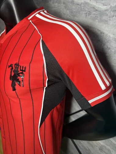 25-26 Manchester United red baseball player version jersey