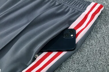 25-26 Manchester United red jacket suit