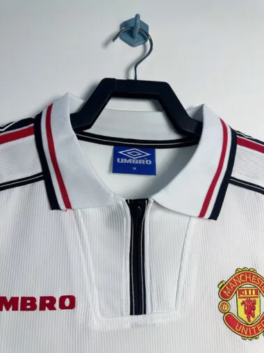 Camisa retro branca de manga comprida do Manchester United da época 98-99