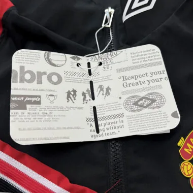 Manchester United 1998/99 red and black windreaker
