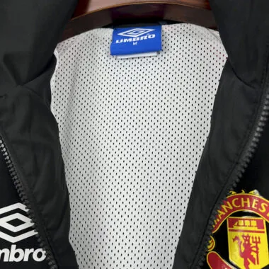Manchester United 1998/99 red and black windreaker