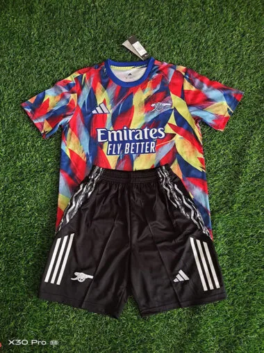 Tenue d'entraînement colorée de l'Arsenal 25-26