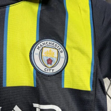 24-25 Manchester City away kid kit