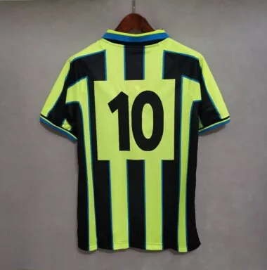 98-99 Manchester City away
